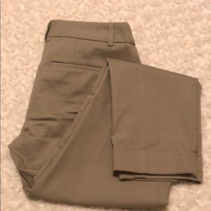 Casual cropped, cuffed pants